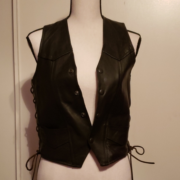 Jackets & Blazers - Women's Black Leather Vest Sz M